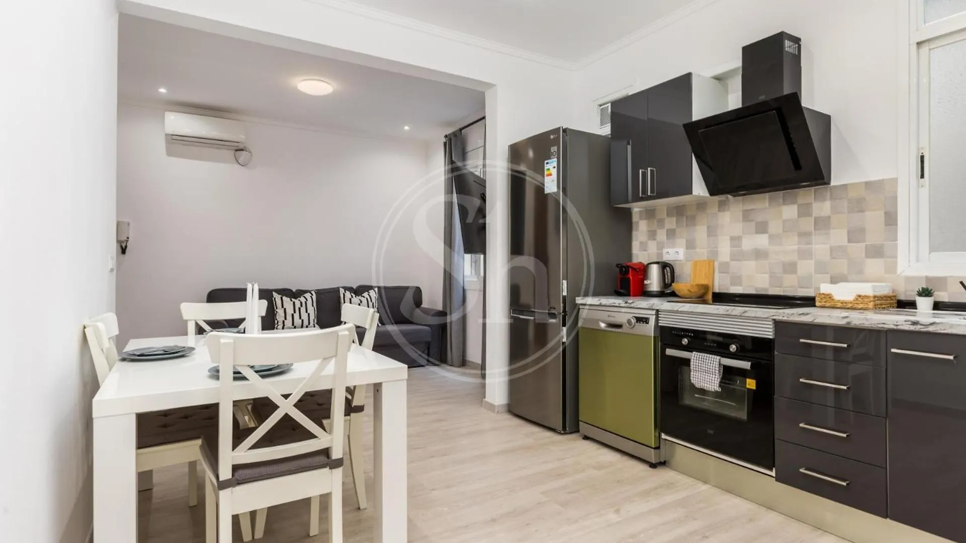 Bonito Apartamento Para 8 Barcelona